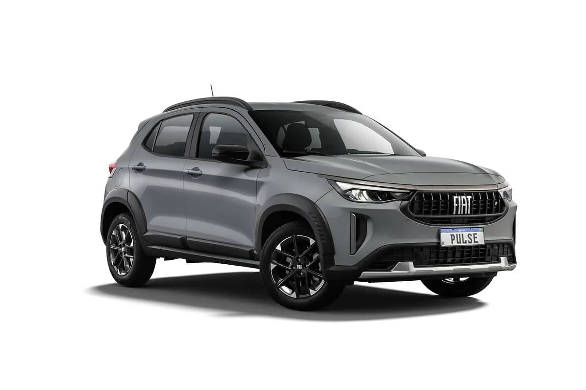 Fiat Pulse Audace 2027 cinza, visto de frente e de lado sobre fundo branco.